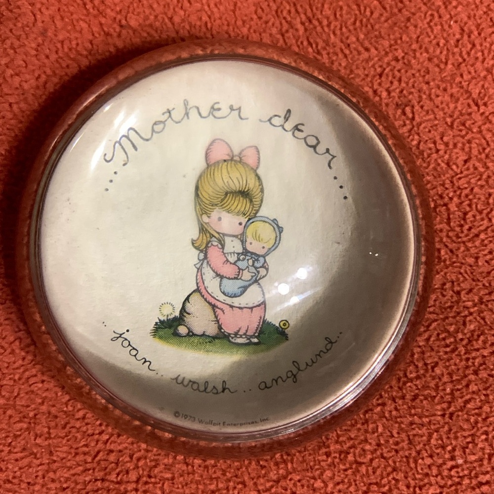 Vintage 1973  … Mother dear… glass dome paperweight by Joan Walsh Anglund
